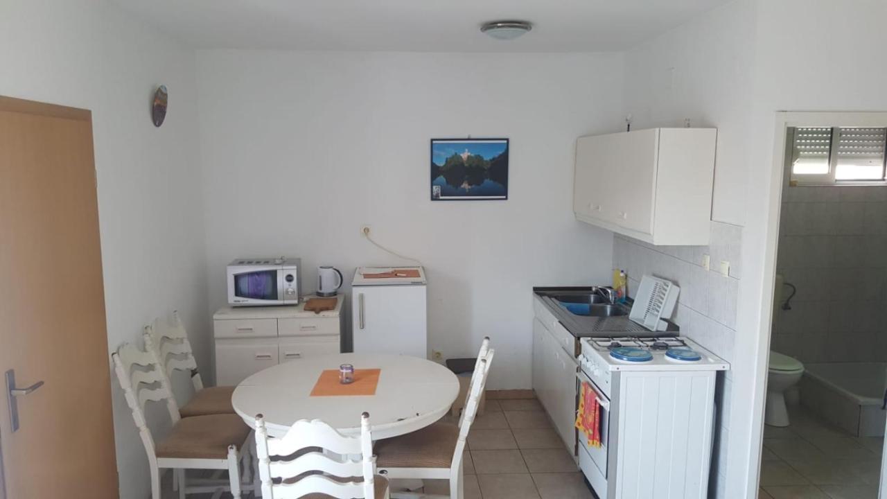 Apartment Apartman Viva Family Baska Voda